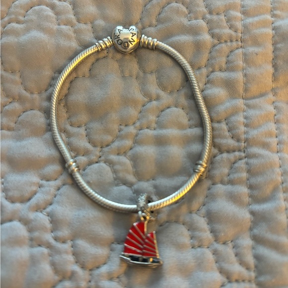 Pandora bracelet and sailboat charm - Picture 3 of 4